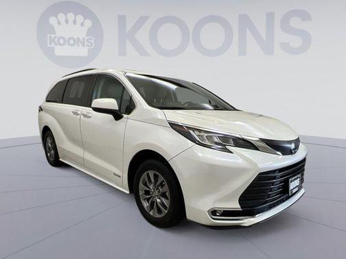 2021 Toyota Sienna XLE 7 Passenger