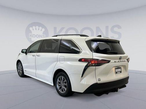 2021 Toyota Sienna XLE 7 Passenger