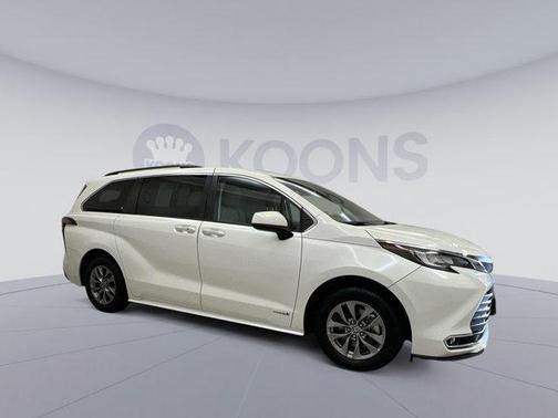 2021 Toyota Sienna XLE 7 Passenger