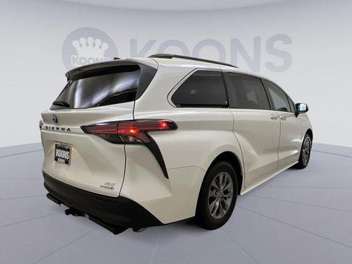 2021 Toyota Sienna XLE 7 Passenger