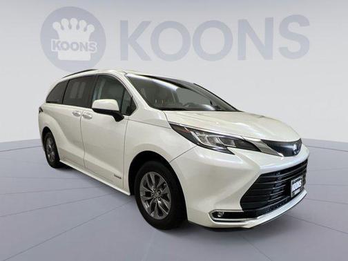 2021 Toyota Sienna XLE 7 Passenger