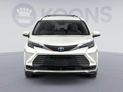 2026 Toyota Sienna LE