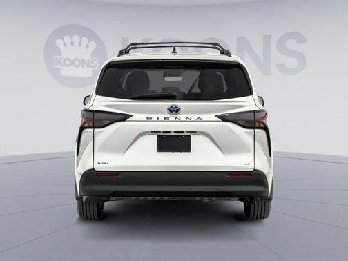 2026 Toyota Sienna LE