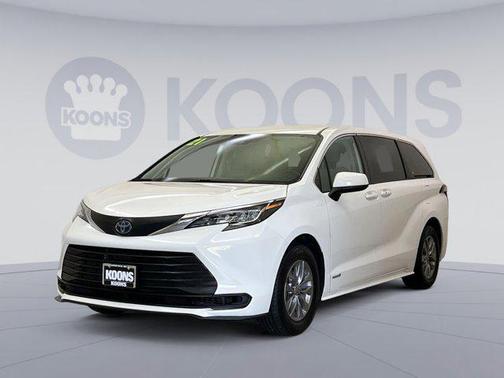 2021 Toyota Sienna LE