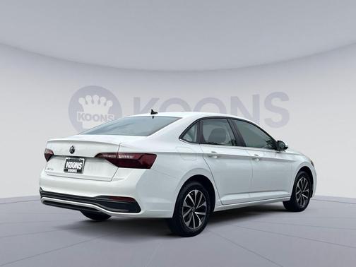 Pure White 2022 Volkswagen Jetta 1.5T S