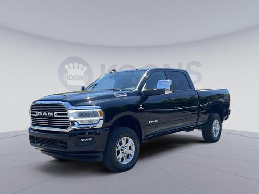 Diamond Black Crystal Pearlcoat 2024 RAM 2500 Laramie Crew Cab 4x4 6'4' Box