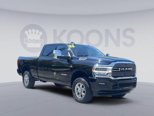 Diamond Black Crystal Pearlcoat 2024 RAM 2500 Laramie Crew Cab 4x4 6'4' Box