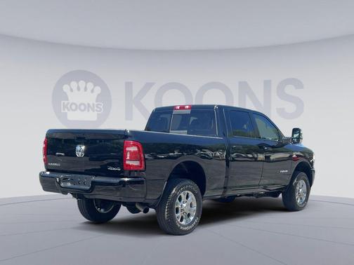 Diamond Black Crystal Pearlcoat 2024 RAM 2500 Laramie Crew Cab 4x4 6'4' Box