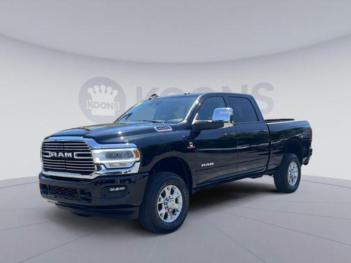 Diamond Black Crystal Pearlcoat 2024 RAM 2500 Laramie Crew Cab 4x4 6'4' Box