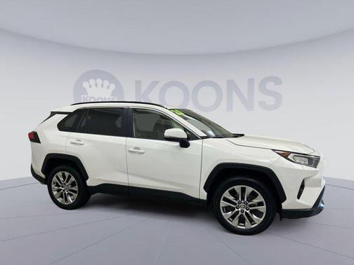 2020 Toyota RAV4 XLE Premium
