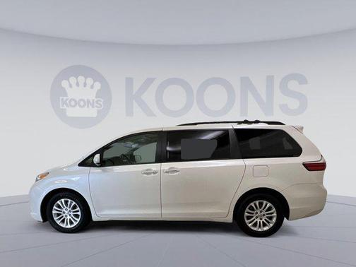 2017 Toyota Sienna XLE