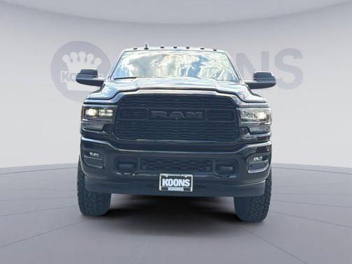 Diamond Black Crystal Pearlcoat 2022 RAM 2500 Limited Crew Cab 4x4 6'4' Box