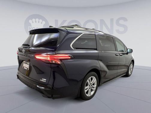 Blueprint 2023 Toyota Sienna XSE 7 Passenger