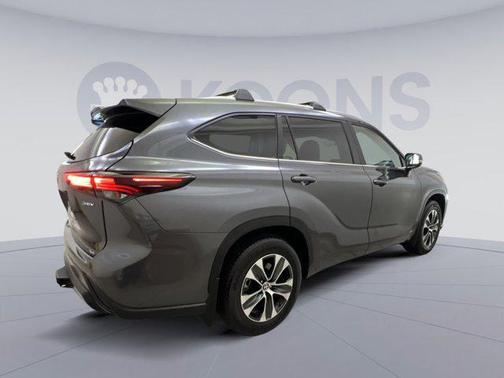 2025 Toyota Highlander Hybrid XLE