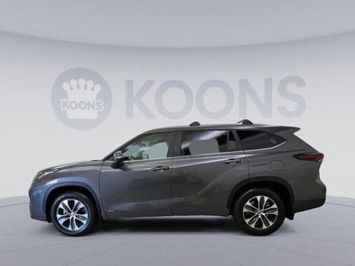 2025 Toyota Highlander Hybrid XLE
