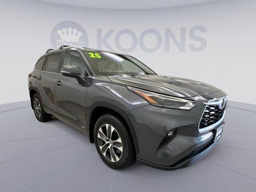 2025 Toyota Highlander Hybrid XLE