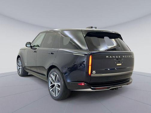 2025 Land Rover Range Rover P400 SE