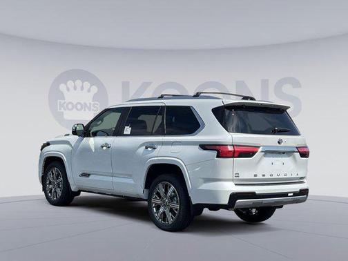 2025 Toyota Sequoia Base