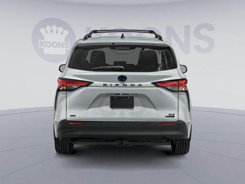 2025 Toyota Sienna Woodland Edition