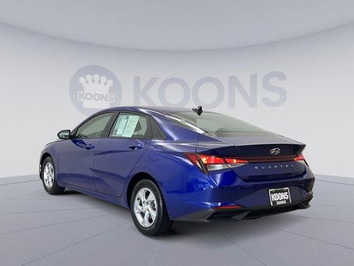 2023 Hyundai ELANTRA SE