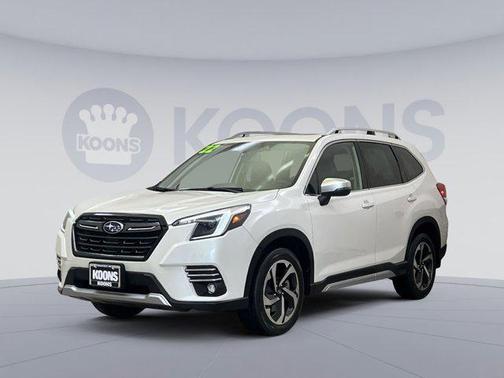Crystal White Pearl 2022 Subaru Forester Touring