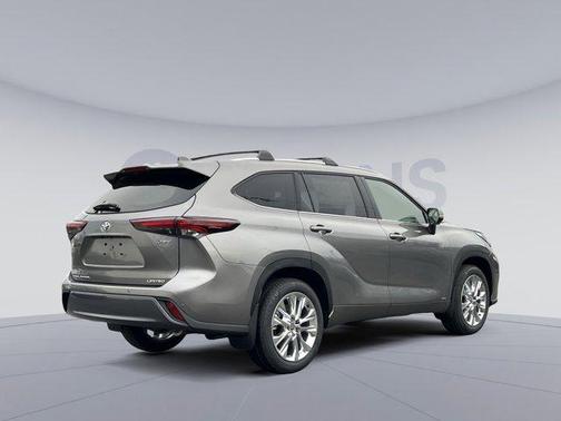 Heavy Metal 2026 Toyota Highlander Hybrid Limited