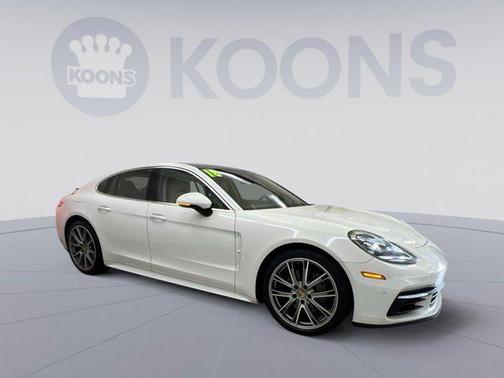 2018 Porsche Panamera 4S