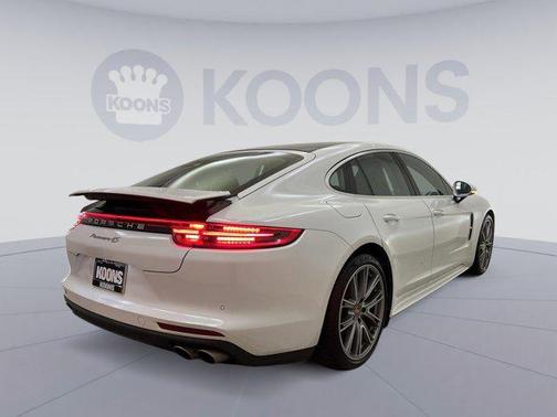 2018 Porsche Panamera 4S