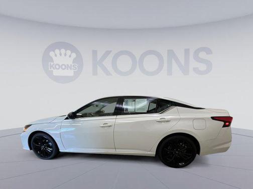 2023 Nissan Altima SR FWD