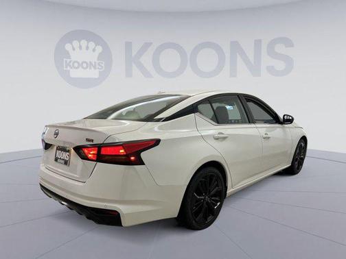 2023 Nissan Altima SR FWD