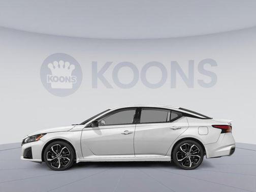 2023 Nissan Altima SR FWD