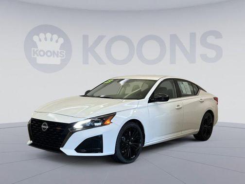 2023 Nissan Altima SR FWD