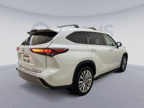 2024 Toyota Highlander Platinum