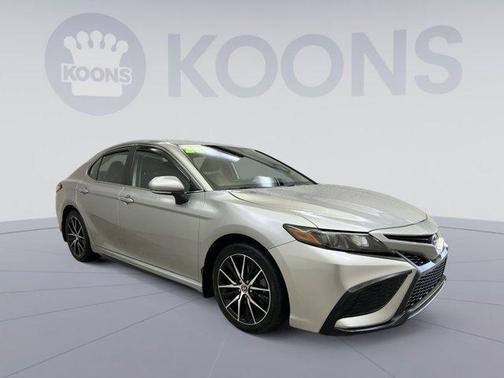 Celestial Silver Metallic 2023 Toyota Camry SE