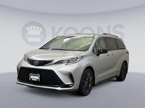 Celestial Silver Metallic 2022 Toyota Sienna XSE 7 Passenger
