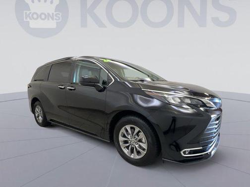 2024 Toyota Sienna XLE