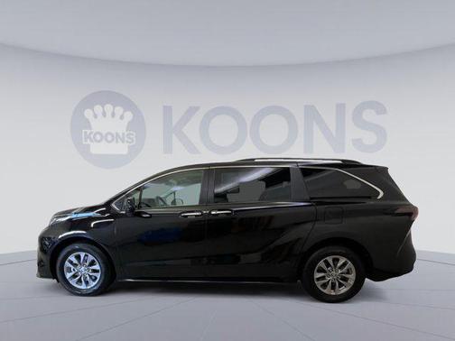 2024 Toyota Sienna XLE