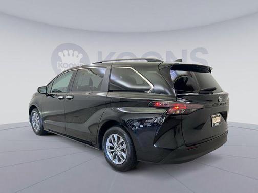 2024 Toyota Sienna XLE