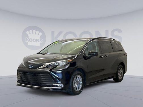 2024 Toyota Sienna XLE