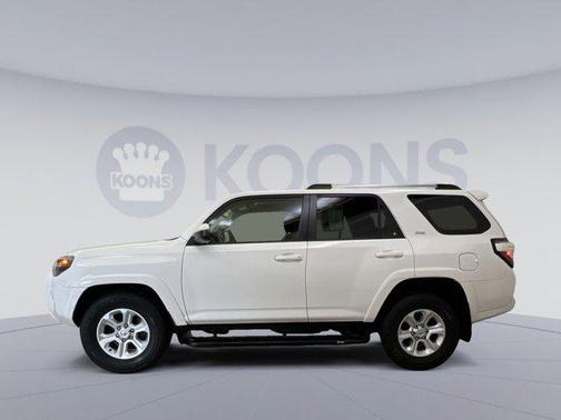 Super White 2021 Toyota 4Runner SR5