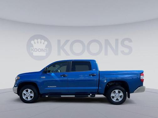 Blazing Blue Pearl 2018 Toyota Tundra SR5