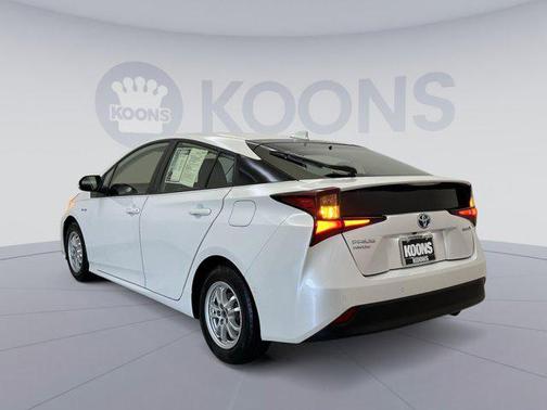2022 Toyota Prius LE
