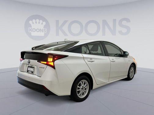 2022 Toyota Prius LE