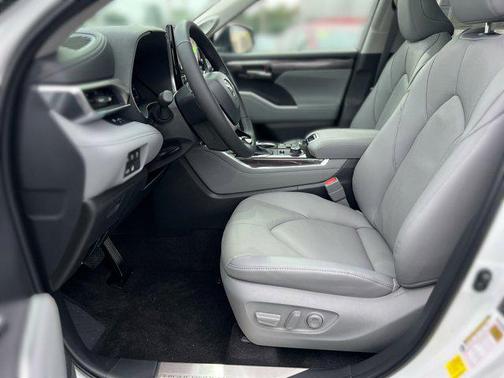 2025 Toyota Highlander Limited