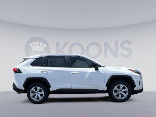 2025 Toyota RAV4 LE