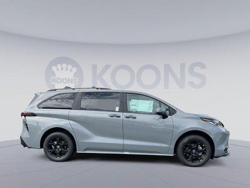2025 Toyota Sienna XSE 7 Passenger