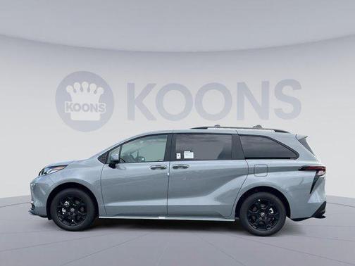2025 Toyota Sienna XSE 7 Passenger