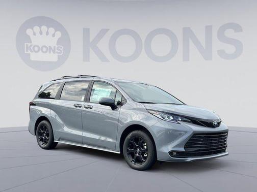 2025 Toyota Sienna XSE 7 Passenger