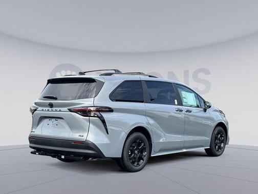 2025 Toyota Sienna XSE 7 Passenger