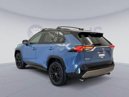 2022 Toyota RAV4 Hybrid SE